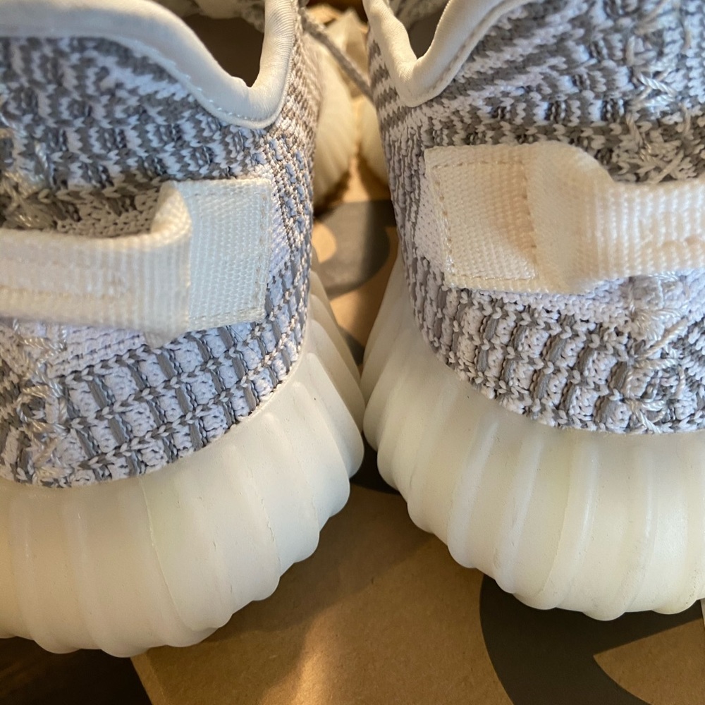 YEEZY Boost 350 V2 - AUTHENTIC